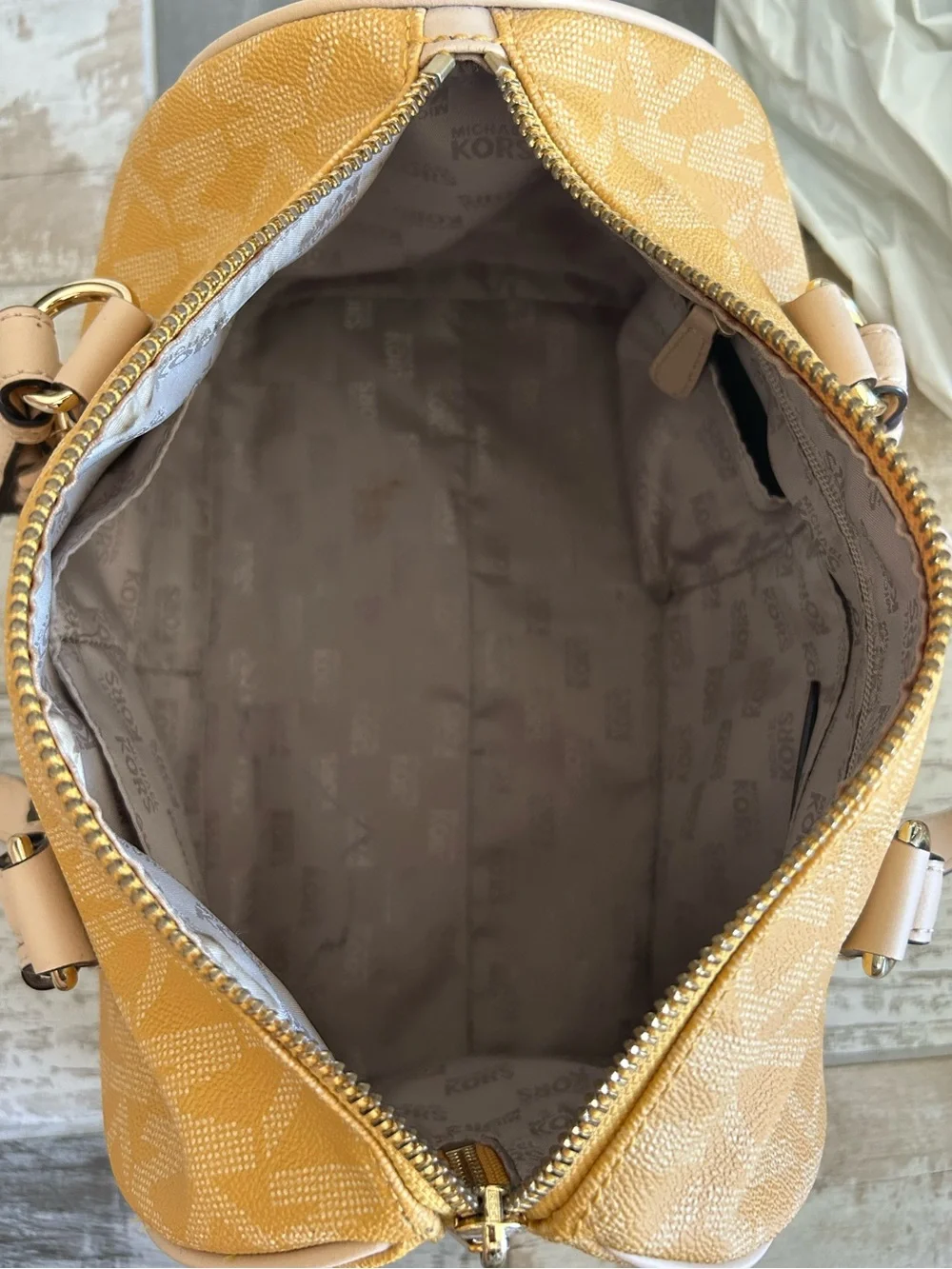 Michael Kors Grayson Medium Satchel Duffle Yellow Gold Leather Top Handle